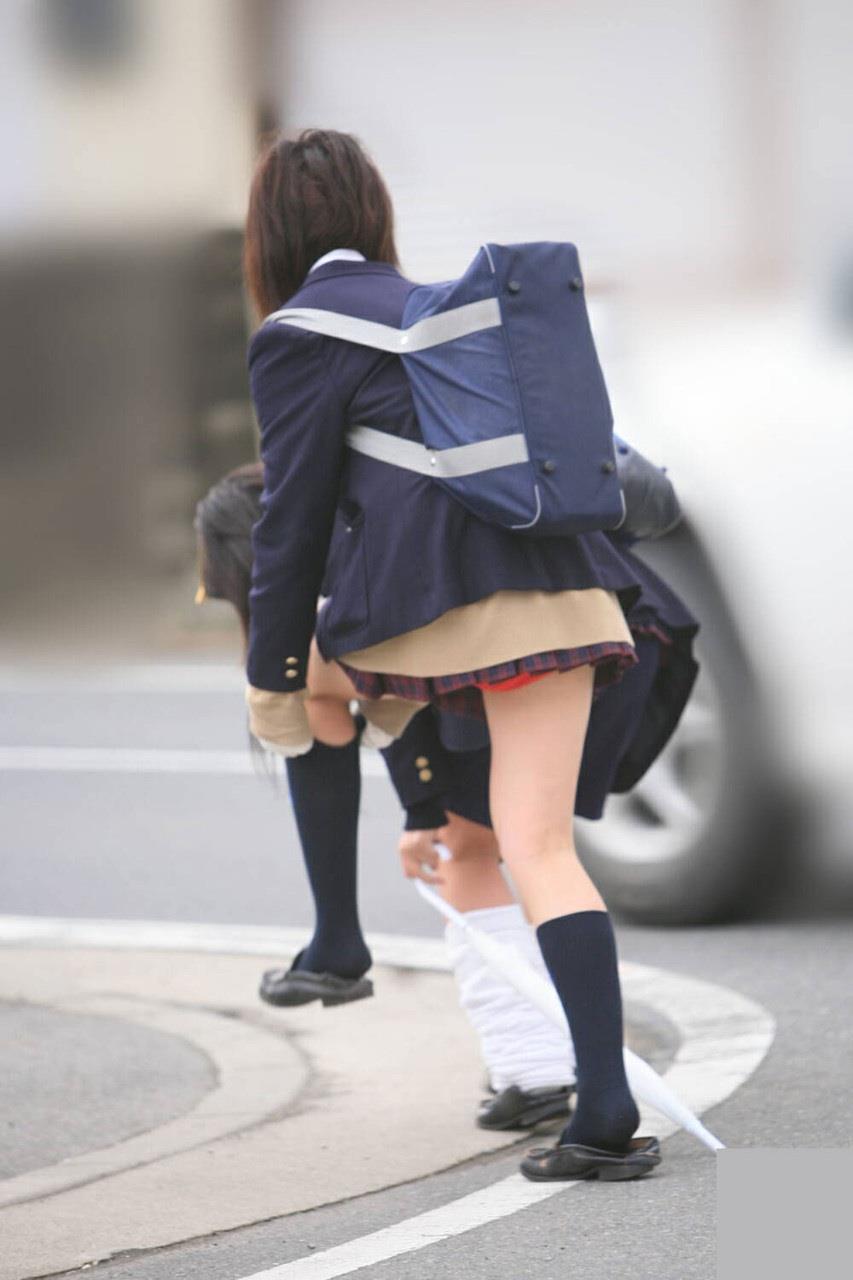 JKどこでも即尺　こんなトコでHな事してもいい？～